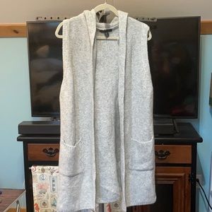 Tahari sweater
